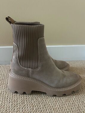 Dolce Vita Tan Suede Wedge Huxly Dune Boots Size 8.5
